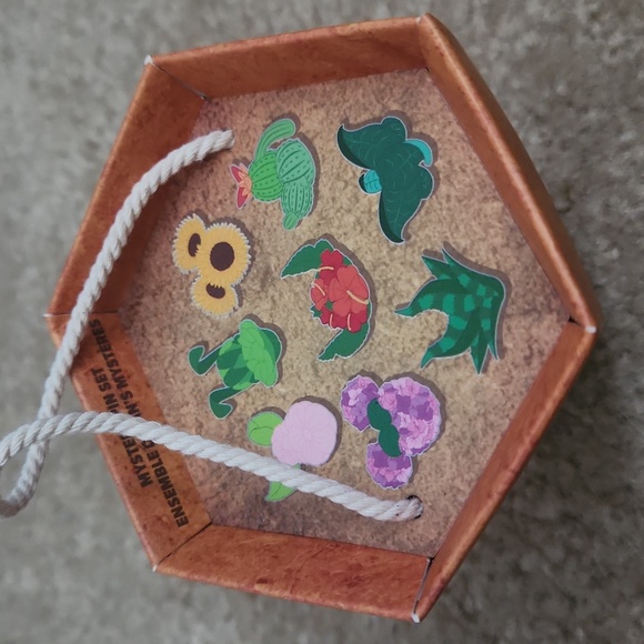 Disney Garden Mystery Pin 2024 - Goofy - Picture 4 of 4